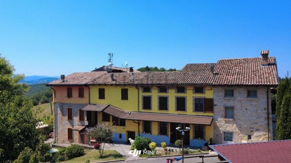 casa semindipendente in vendita a Gropparello in zona Groppovisdomo