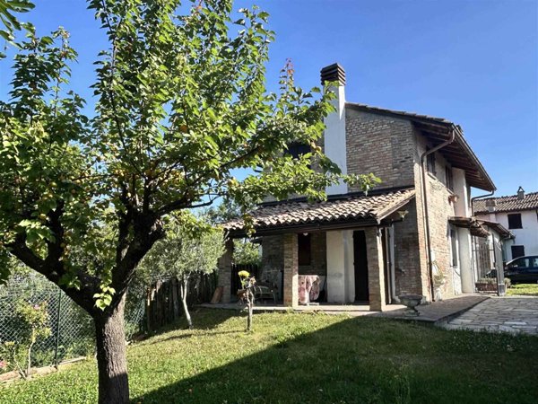 appartamento in vendita a Gropparello in zona Sariano