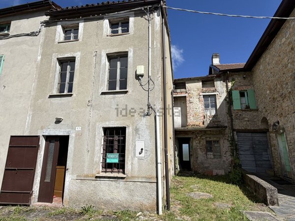 casa indipendente in vendita a Gropparello in zona Obolo