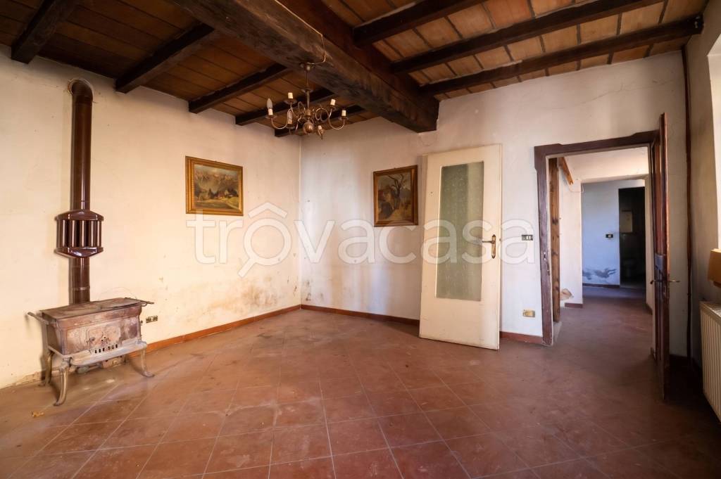 casa indipendente in vendita a Gropparello in zona Castellana