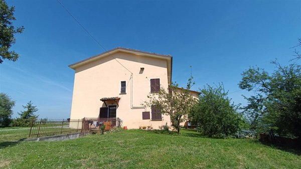 casa indipendente in vendita a Gropparello in zona Sariano