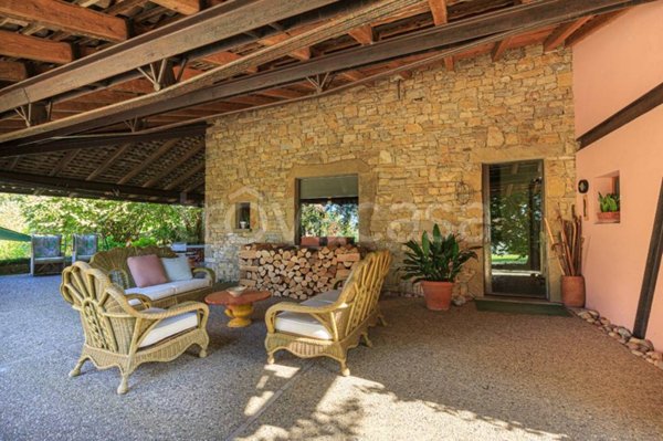 casa indipendente in vendita a Gropparello