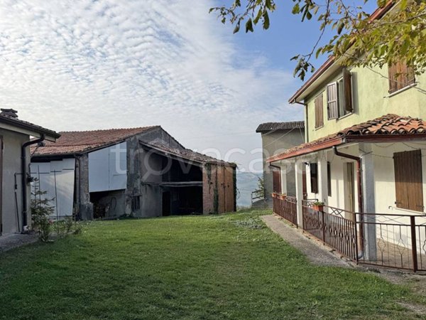 casa indipendente in vendita a Gropparello