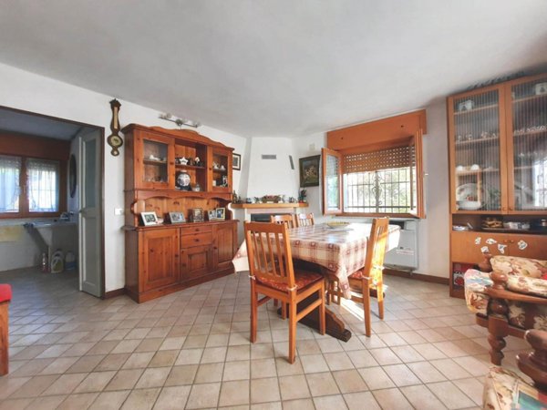 casa indipendente in vendita a Lugagnano Val d'Arda in zona Vicanino
