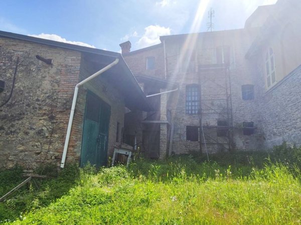casa indipendente in vendita a Lugagnano Val d'Arda