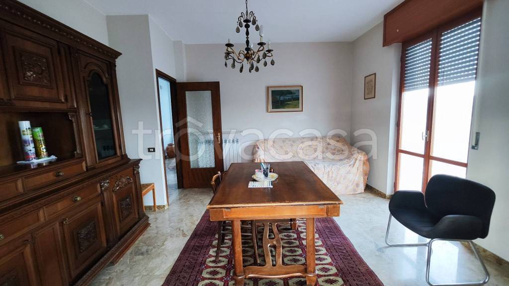 casa indipendente in vendita a Lugagnano Val d'Arda in zona Rustigazzo