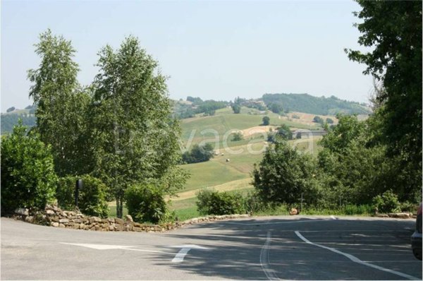terreno agricolo in vendita a Lugagnano Val d'Arda in zona Rustigazzo