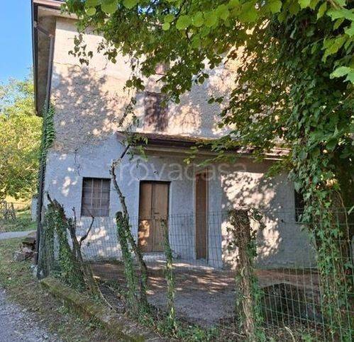 casa indipendente in vendita a Lugagnano Val d'Arda
