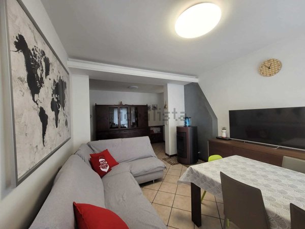 casa indipendente in vendita a Lugagnano Val d'Arda