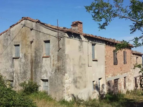 casa indipendente in vendita a Lugagnano Val d'Arda