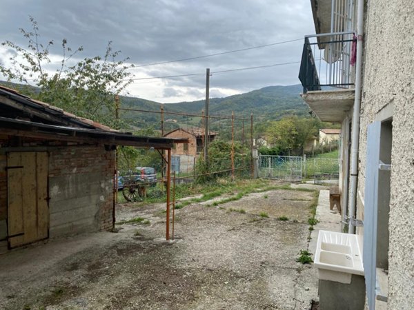 appartamento in vendita a Lugagnano Val d'Arda in zona Vicanino
