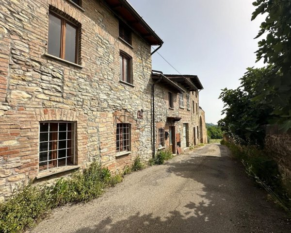casa indipendente in vendita a Lugagnano Val d'Arda