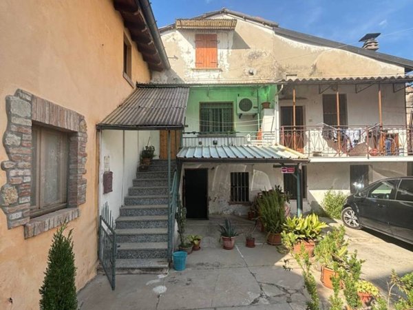 casa indipendente in vendita a Lugagnano Val d'Arda