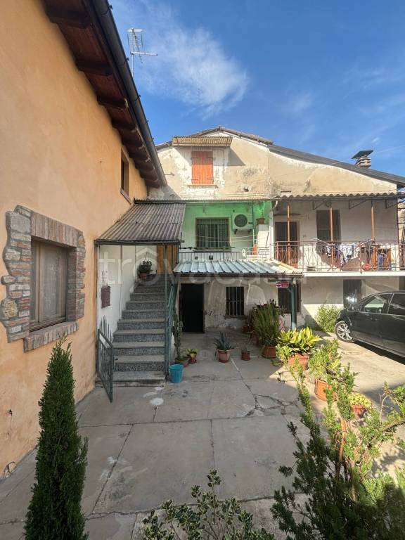 casa indipendente in vendita a Lugagnano Val d'Arda