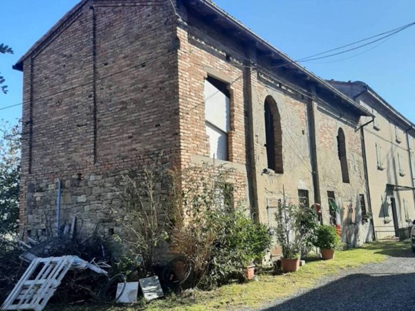casa indipendente in vendita a Lugagnano Val d'Arda