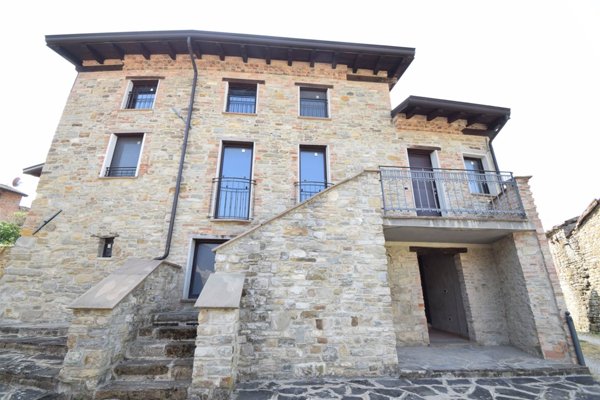 casa indipendente in vendita a Lugagnano Val d'Arda in zona Vicanino