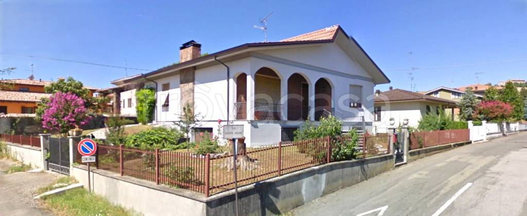 casa indipendente in vendita a Lugagnano Val d'Arda