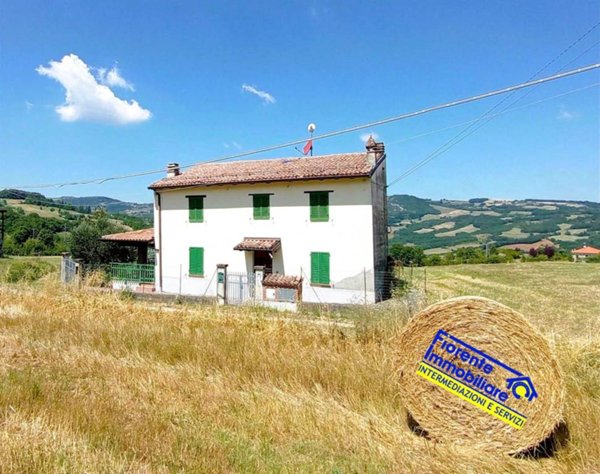 casa indipendente in vendita a Lugagnano Val d'Arda in zona Rustigazzo