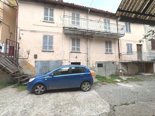 casa indipendente in vendita a Lugagnano Val d'Arda