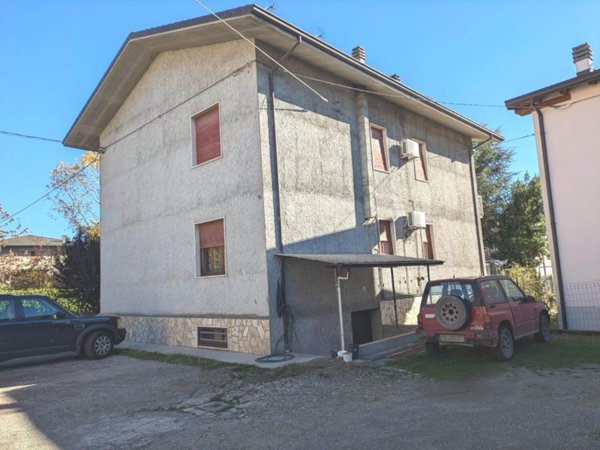 casa indipendente in vendita a Lugagnano Val d'Arda