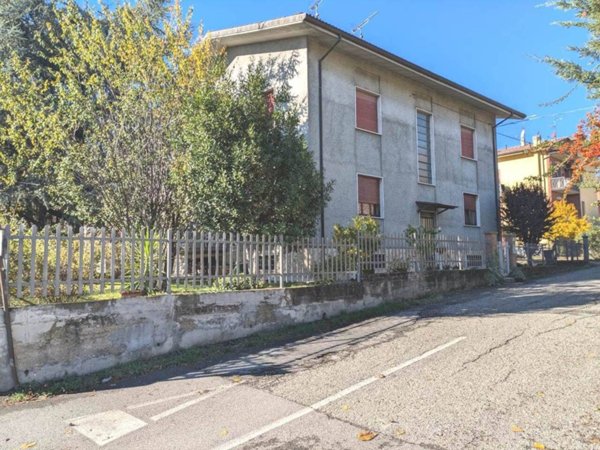 casa indipendente in vendita a Lugagnano Val d'Arda
