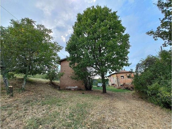casa indipendente in vendita a Lugagnano Val d'Arda