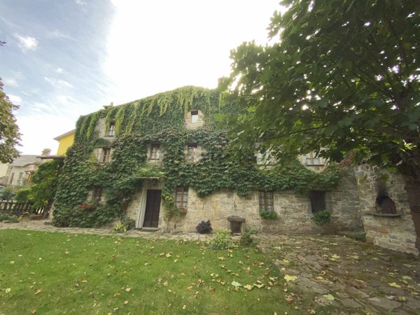 casa indipendente in vendita a Lugagnano Val d'Arda