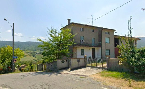 casale in vendita a Lugagnano Val d'Arda in zona Vicanino