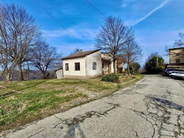 casa indipendente in vendita a Lugagnano Val d'Arda in zona Diolo