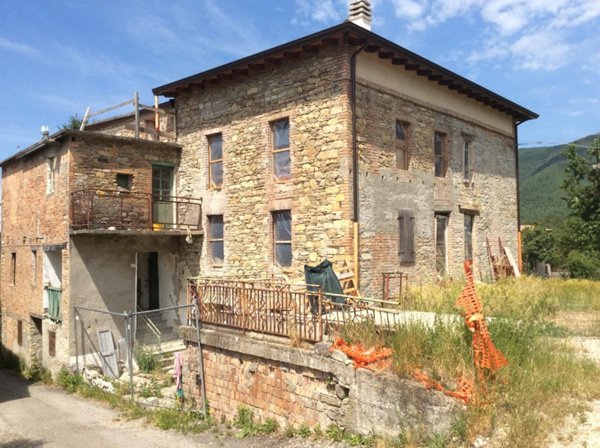 pentavano in vendita a Lugagnano Val d'Arda