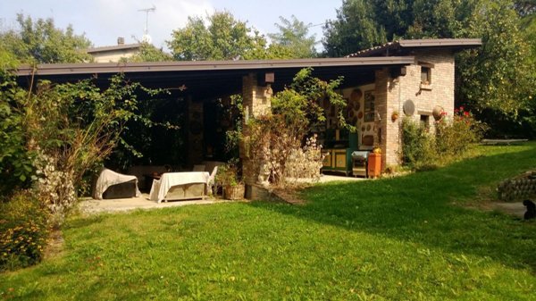 casa indipendente in vendita a Lugagnano Val d'Arda