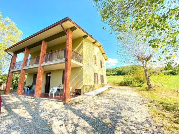 casa indipendente in vendita a Lugagnano Val d'Arda