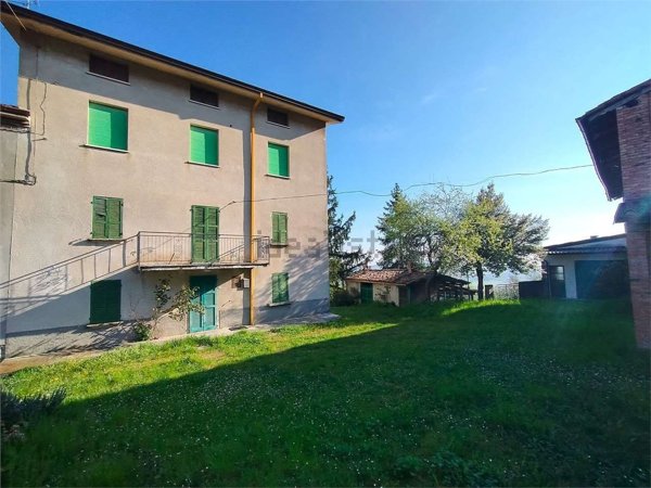 casa semindipendente in vendita a Lugagnano Val d'Arda
