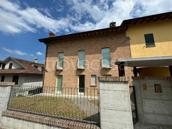 casa indipendente in vendita a Lugagnano Val d'Arda