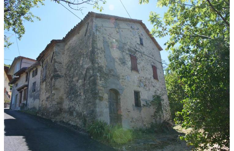 casa indipendente in vendita a Lugagnano Val d'Arda in zona Rustigazzo