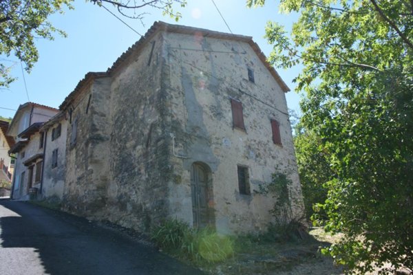 casa indipendente in vendita a Lugagnano Val d'Arda in zona Rustigazzo