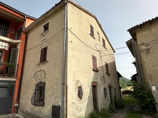 casa indipendente in vendita a Lugagnano Val d'Arda