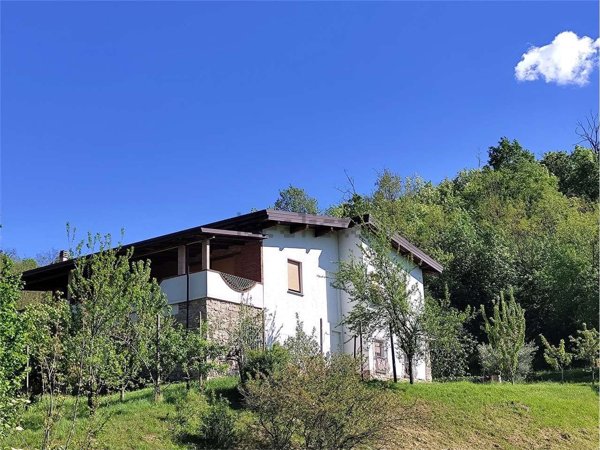 casa indipendente in vendita a Lugagnano Val d'Arda