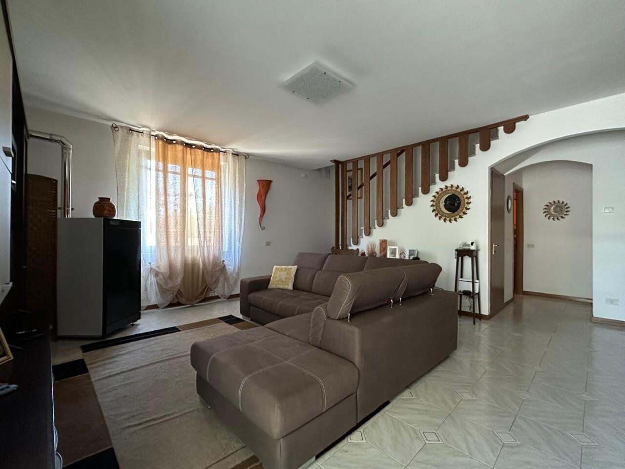 casa indipendente in vendita a Lugagnano Val d'Arda