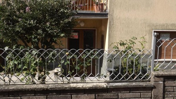 casa indipendente in vendita a Lugagnano Val d'Arda