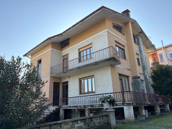 casa indipendente in vendita a Lugagnano Val d'Arda