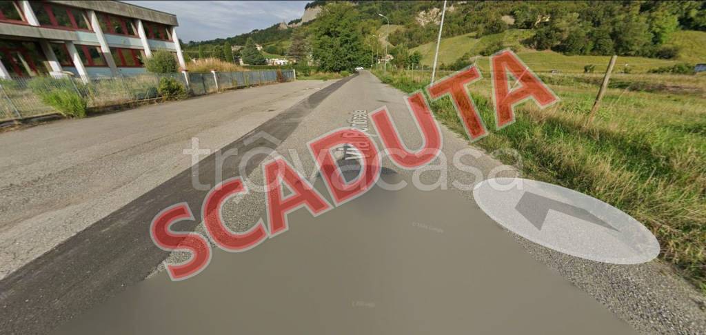 locale commerciale in vendita a Lugagnano Val d'Arda