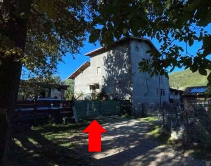 casa indipendente in vendita a Lugagnano Val d'Arda