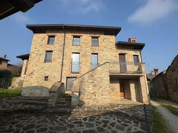 appartamento in vendita a Lugagnano Val d'Arda in zona Vicanino