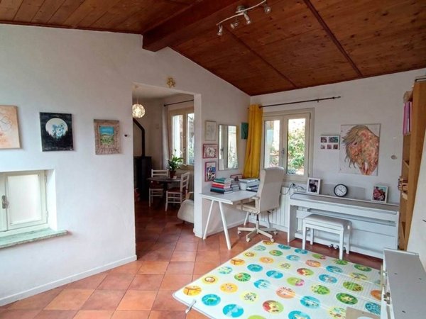 casa indipendente in vendita a Lugagnano Val d'Arda in zona Rustigazzo