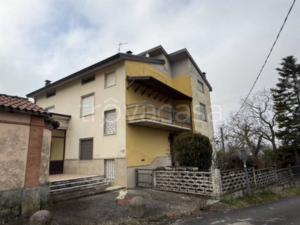 casa indipendente in vendita a Lugagnano Val d'Arda