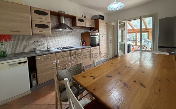 casa indipendente in vendita a Lugagnano Val d'Arda in zona Rustigazzo