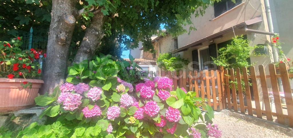 casa indipendente in vendita a Lugagnano Val d'Arda
