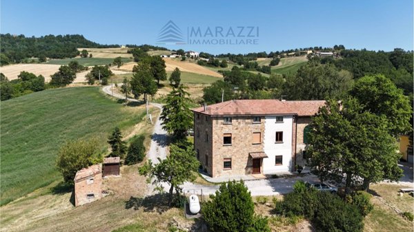 casa indipendente in vendita a Lugagnano Val d'Arda