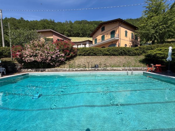 casa indipendente in vendita a Lugagnano Val d'Arda in zona Chiavenna Rocchetta